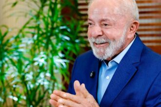 na-espanha,-lula-pede-trabalho-global-pela-democracia-e-fim-de-guerras