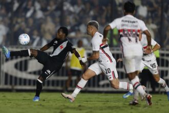 vasco-sai-atras,-mas-reage-no-segundo-tempo-e-vence-de-virada-o-sao-paulo,-em-sao-januario,-pelo-brasileiro