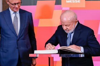 na-alemanha,-lula-defende-parceria-com-europa-na-descarbonizacao