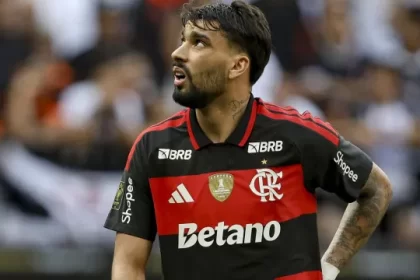 exame-descarta-lesao-grave-no-joelho-e-flamenguista-lucas-paqueta-continua-sonhando-com-a-copa