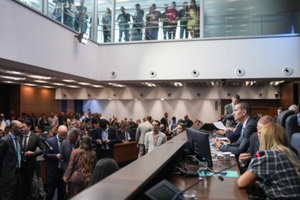 alerj-aprova-pl-que-isenta-doadoras-de-leite-materno-da-taxa-de-inscricao-de-concursos