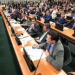 ccj-da-camara-aprova-parecer-favoravel-a-pec-do-fim-da-escala-6×1