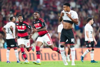 em-alta-no-flamengo,-evertton-araujo-volta-a-ser-elogiado-por-jardim-e-explica-golaco:-‘tento-diariamente’