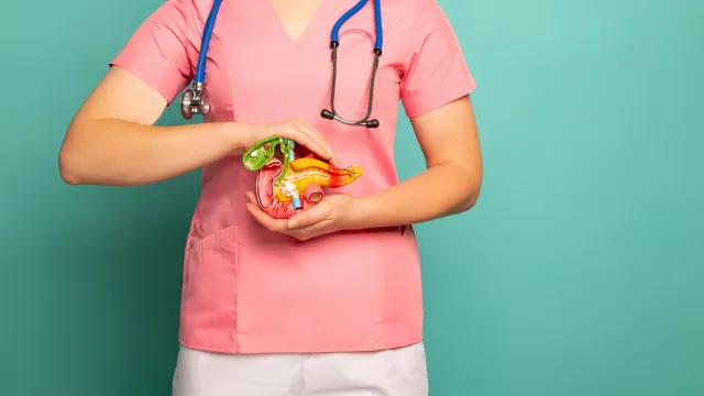 quais-os-principais-sintomas-de-uma-pancreatite?-e-como-preveni-la?