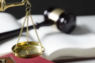 stj:-ministro-afastado-por-assedio-sexual,-buzzi-mantem-salario-de-r$-100-mil-com-penduricalhos