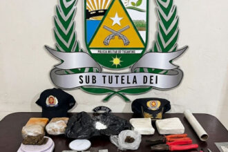 policia-militar-apreende-cerca-de-dois-quilos-de-entorpecentes-e-prende-suspeito-em-luzimangues
-–-pm-to