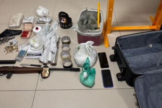 policia-militar-desarticula-laboratorio-de-refino-de-drogas,-apreende-armas-e-prende-dois-homens-em-palmas-–-pm-to