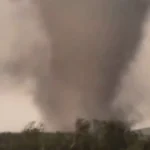 video:-tornado-em-oklahoma-faz-10-feridos-e-destroi-40-casas