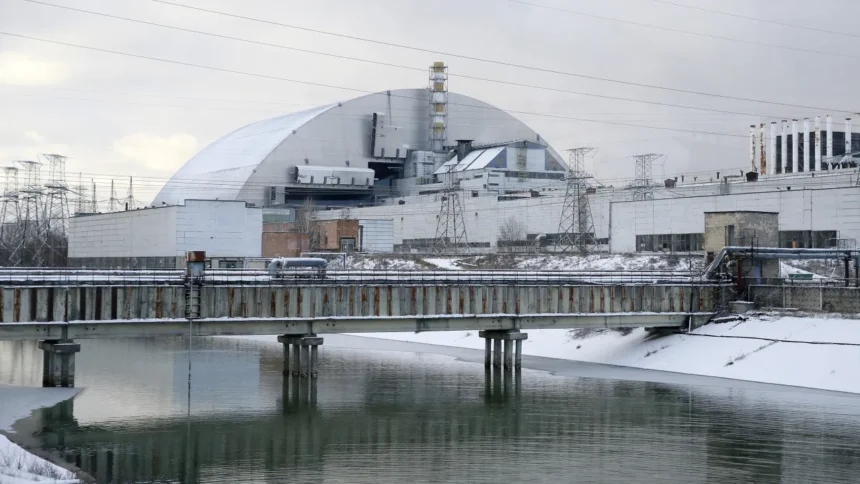 ue-exige-que-russia-“cesse”-ataques-contra-instalacoes-nucleares