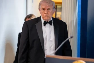 trump-defende-construcao-de-salao-de-baile:-“nunca-teria-acontecido”