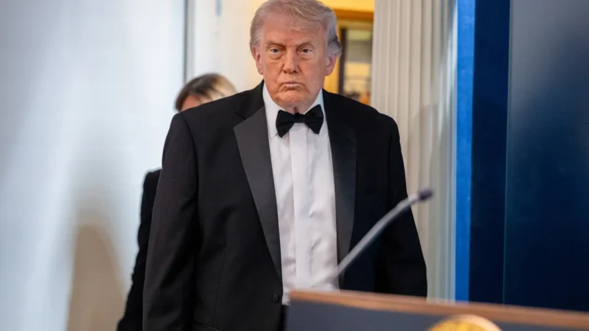 trump-defende-construcao-de-salao-de-baile:-“nunca-teria-acontecido”