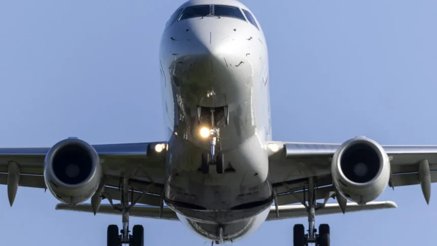 suecia-emite-alerta-para-escassez-de-combustivel-para-avioes-na-europa