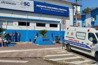 fim-de-semana-violento-em-sao-goncalo-tem-bala-perdida-dentro-de-casa,-pm-baleado-e-homem-ferido-na-cabeca