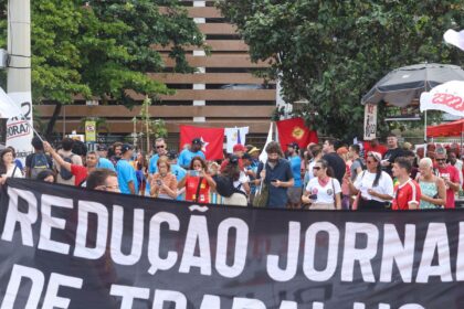 relator-de-pec-que-acaba-com-escala-6×1-pede-“consenso”-em-texto-final