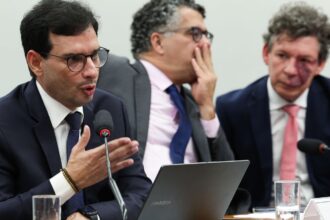 parecer-da-pec-que-pede-fim-da-escala-6×1-deve-ser-votado-no-dia-26