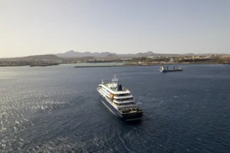 navio-de-cruzeiro-atingido-por-hantavirus-retira-passageiros-doentes