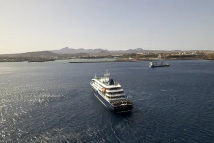 navio-de-cruzeiro-atingido-por-hantavirus-retira-passageiros-doentes