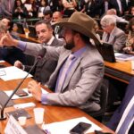 deputados-que-ocuparam-mesa-da-camara-tem-mandato-suspenso-por-60-dias