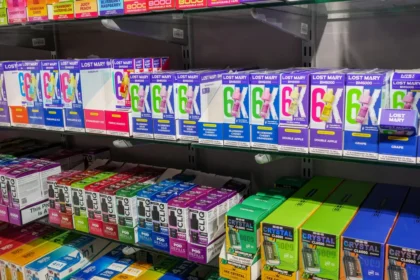 apos-pressao-sobre-trump,-eua-autorizam-primeiros-vapes-com-sabor-de-frutas