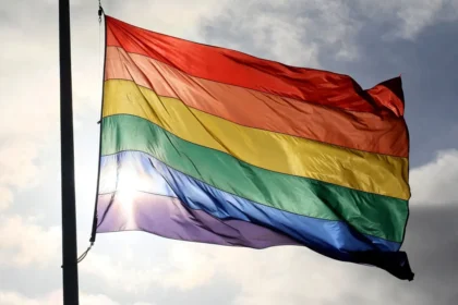 vaticano-publica-documento-sobre-inclusao-de-lgbtqia+-e-com-criticas-a-‘cura-gay’