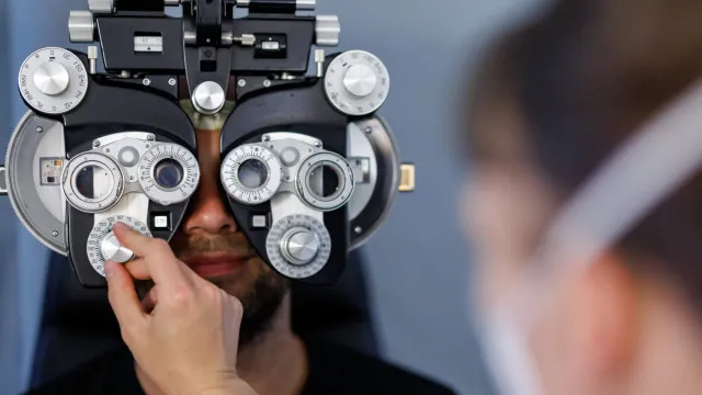 as-piores-coisas-que-voce-pode-fazer-para-os-seus-olhos