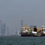 ira-e-eua-discutem-proposta-para-reabrir-hormuz-e-suspender-ataques-por-30-dias,-diz-jornal