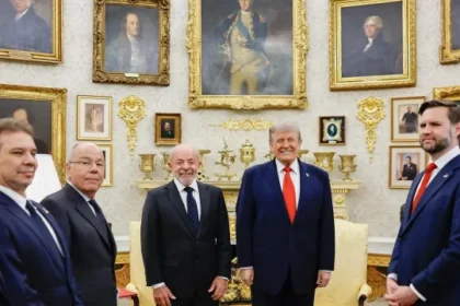 com-tarifas,-guerra,-copa-e-‘amor-a-primeira-vista’,-entenda-a-reuniao-de-lula-e-trump