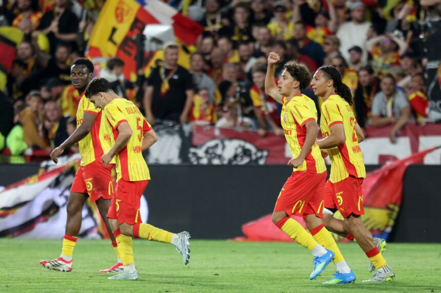jogador-de-16-anos-faz-gol-com-14-segundos-em-campo-e-leva-time-frances-a-champions;-veja-video