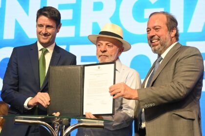 na-renovacao-de-concessoes-de-energia,-lula-comenta-encontro-com-trump