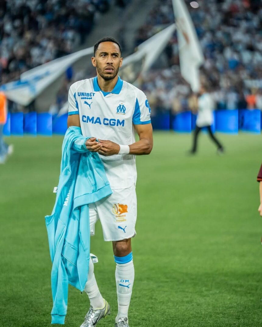 aubameyang-e-suspenso-por-clube-frances-apos-disparar-extintor-de-incendio-em-funcionario;-entenda