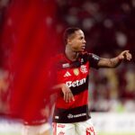 ainda-tem-espaco-no-flamengo?-jardim-diz-contar-com-wallace-yan-e-explica-ausencia:-‘nao-estava-totalmente-integrado’