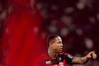 ainda-tem-espaco-no-flamengo?-jardim-diz-contar-com-wallace-yan-e-explica-ausencia:-‘nao-estava-totalmente-integrado’