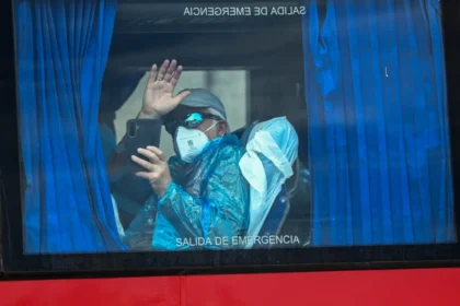 duas-pessoas-retiradas-de-navio-testam-positivo-para-o-hantavirus