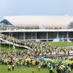 oposicao-comeca-a-coletar-assinaturas-de-pec-para-anistiar-presos-do-8-de-janeiro