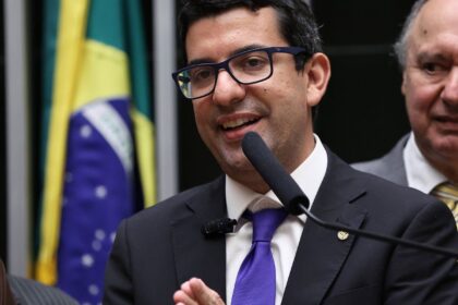 pf-mira-deputado-do-rj-e-fraudes-em-contratos-de-r$-200-milhoes 