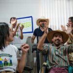 centro-dia-recebe-flaguim-moral-com-show-de-forro-para-assistidos