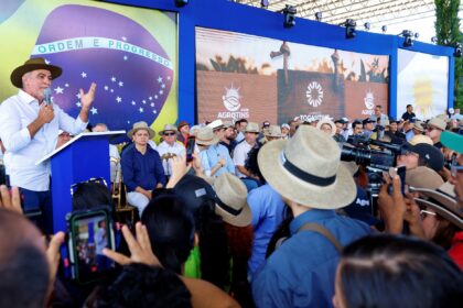 na-abertura-da-26a-agrotins,-cayres-destaca-forca-do-setor-produtivo-e-reafirma-parceria-com-o-agro