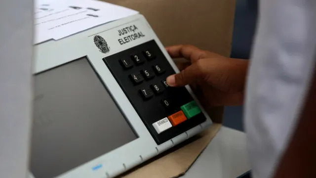tse-faz-novos-testes-de-seguranca-na-urna-eletronica