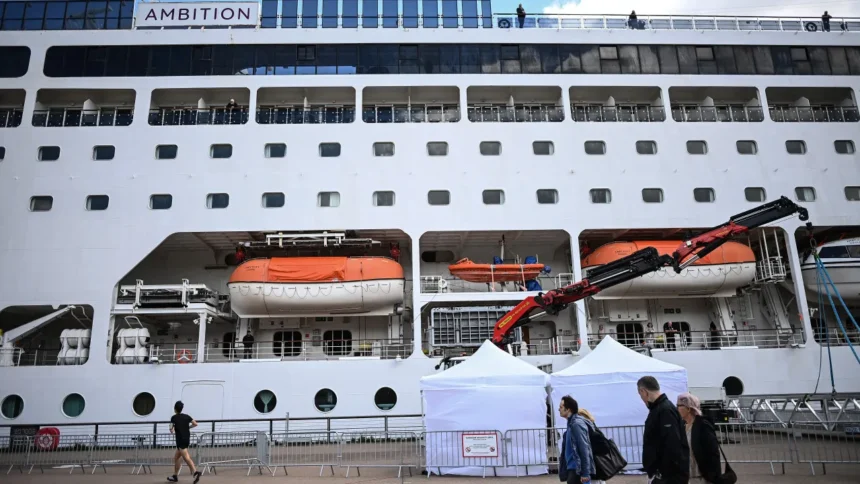 norovirus?-um-morto-e-1.700-pessoas-confinadas-em-navio-em-bordeaux