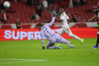 ‘o-adversario-entrou-para-a-guerra,-nos,-para-desfilar’,-desabafa-renato-gaucho-apos-goleada-do-internacional-sobre-o-vasco