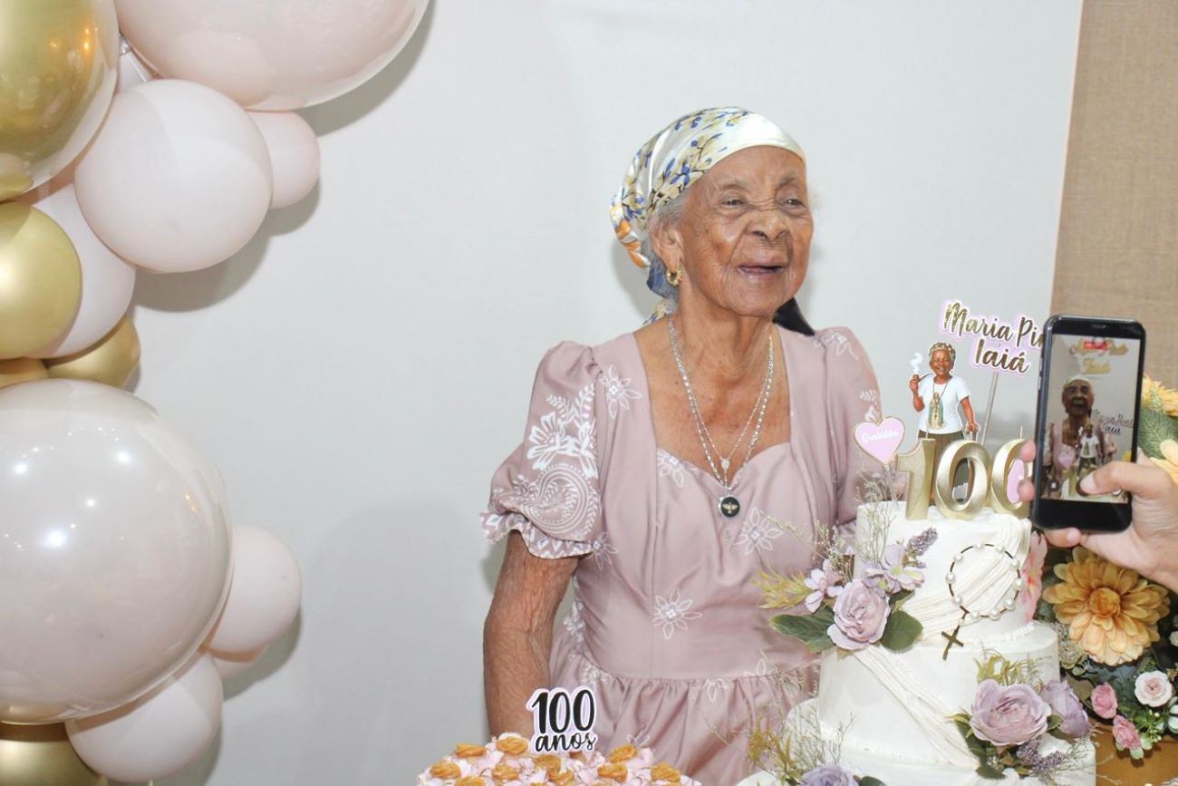 moradora-do-to-completa-100-anos-e-revela-sua-receita-para-longevidade:-‘rezar-e-ter-muita-fe’