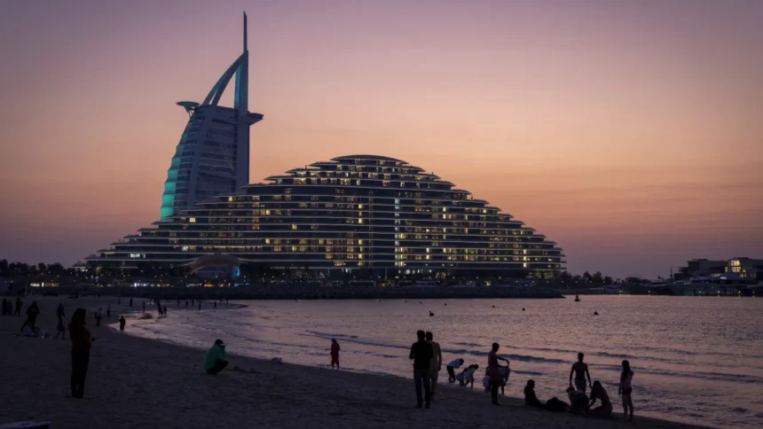 drone-atinge-usina-nuclear-de-abu-dhabi;-autoridades-descartam-risco