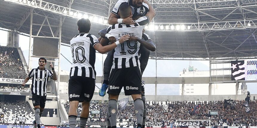 botafogo-vence-corinthians-pelo-brasileirao-com-tres-de-arthur-cabral