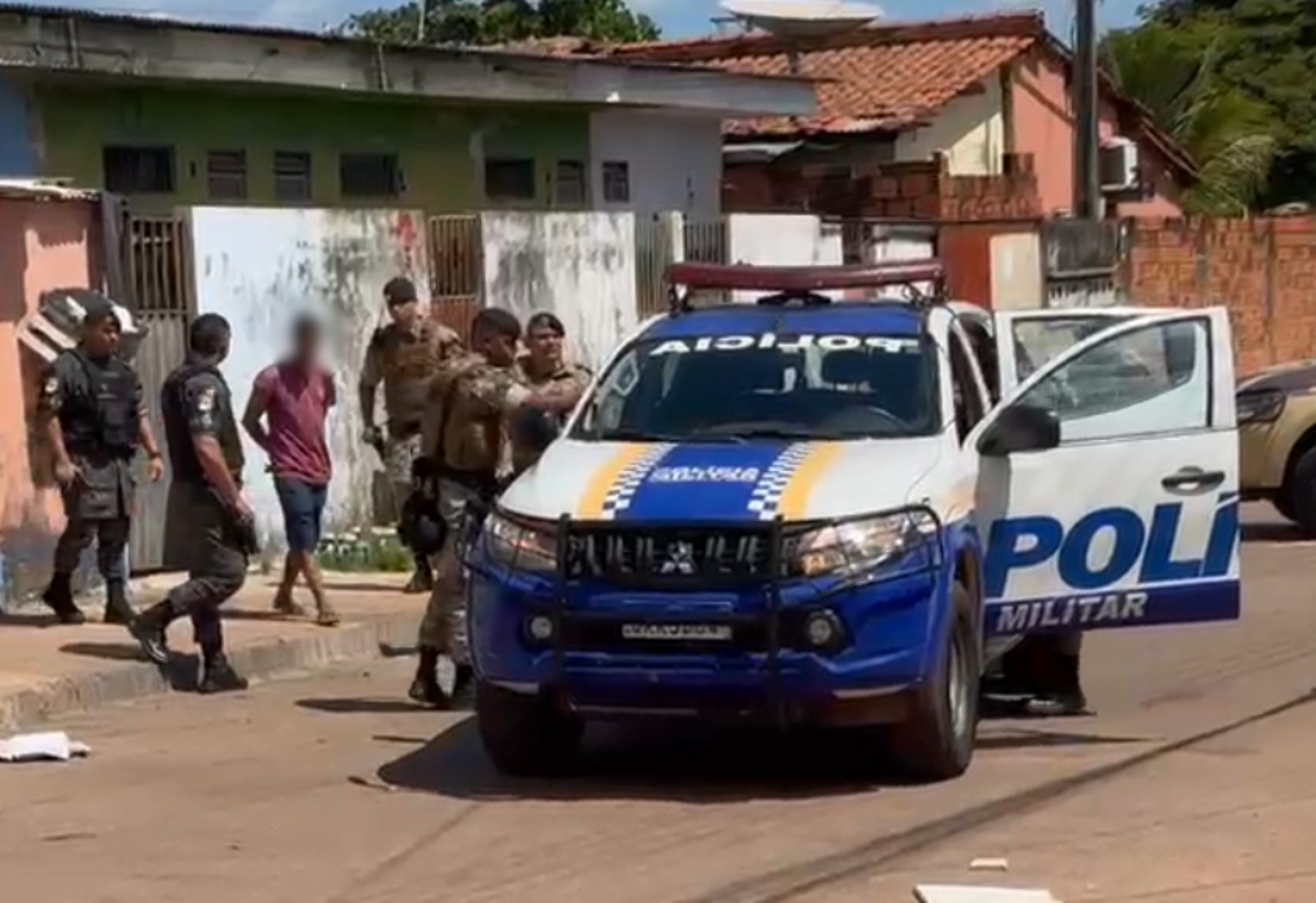 homem-e-preso-por-violencia-domestica-apos-cerco-em-casa-e-duas-horas-de-negociacao,-diz-pm