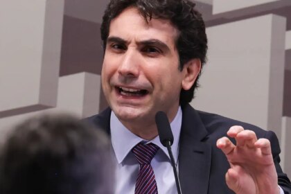 galipolo-diz-que-suposta-ligacao-entre-servidores-e-master-abalou-bc