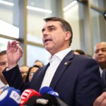 flavio-bolsonaro-confirma-visita-a-vorcaro-durante-prisao-domiciliar