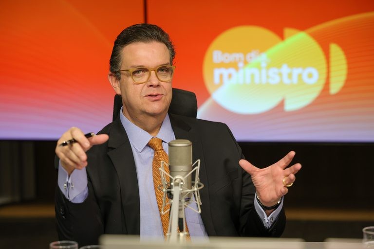 ministro-da-previdencia-social-teme-emenda-que-reduz-contribuicao-de-inss-para-compensar-fim-da-escala-6×1