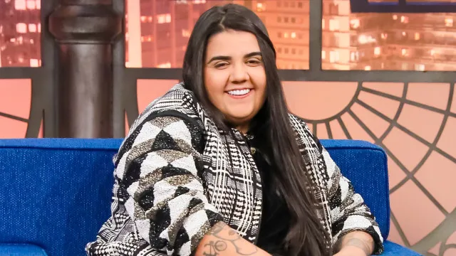 cantora-yasmin-santos-desabafa-sobre-fim-de-noivado-com-influenciadora