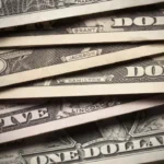 dolar-fecha-estavel-em-meio-a-incertezas-nas-negociacoes-no-oriente-medio;-bolsa-sobe