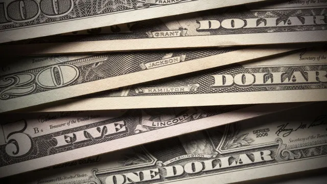 dolar-fecha-estavel-em-meio-a-incertezas-nas-negociacoes-no-oriente-medio;-bolsa-sobe